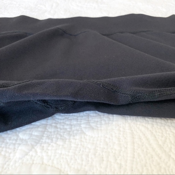 Fabletics Mesh Knee Crop Black Leggings - Medium - Picture 12 of 14